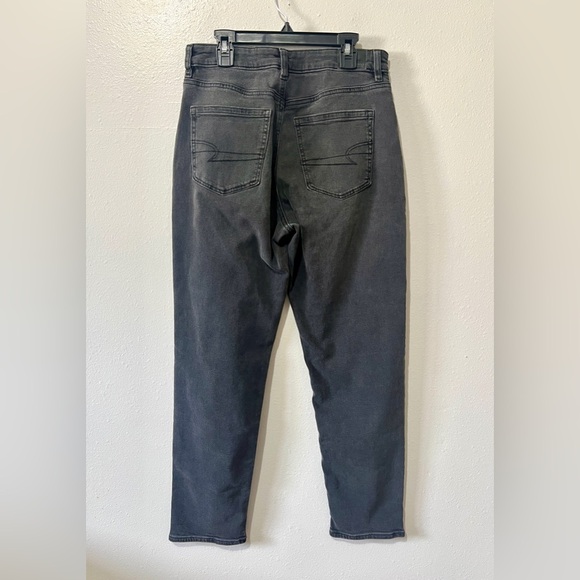 American Eagle Charcoal Straight Leg Mom Jeans - Size 6 (28") - Picture 8 of 12